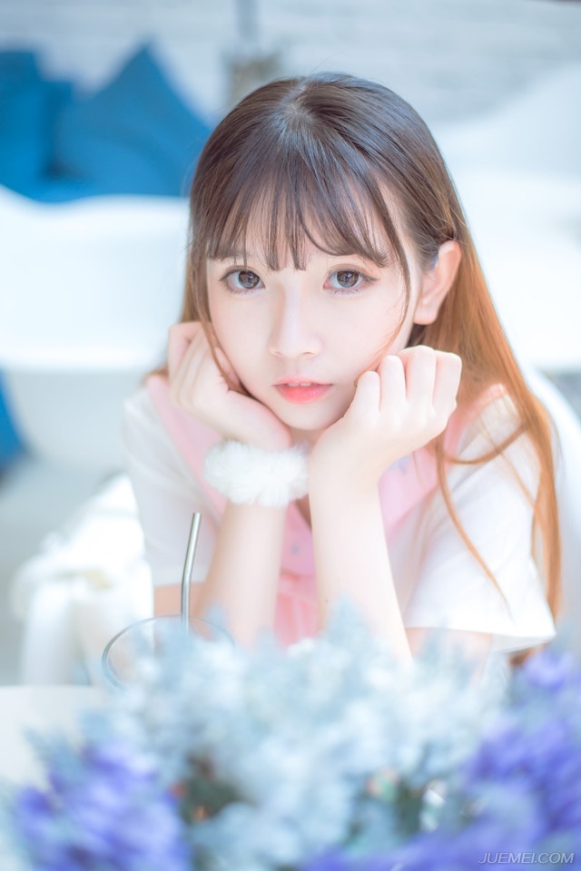 不管曹操怎么讨厌这东西，但毕竟代表着王权，曹操专门派了一支百人队的虎卫前来接印，以表示自己对王权的尊重。